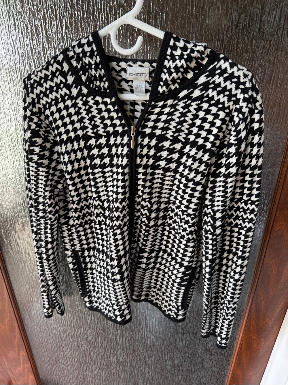 Chico's Black & White Houndstooth Zip Jacket Size 1 (12-14)